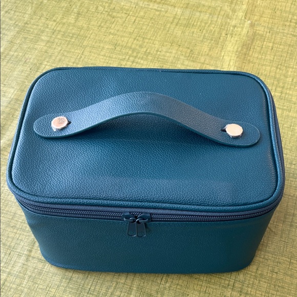 Handbags - Portable Lighted Makeup CASE and Mirror